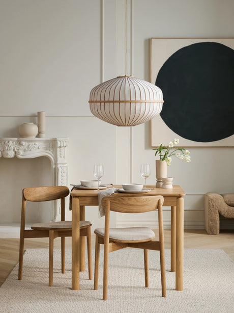 Merge Esszimmerstuhl aus Eiche weiß pigmentiert geölt, gepolstert, Monza - Bouclé und Textur, Beige - ZEN ZONE Furniture