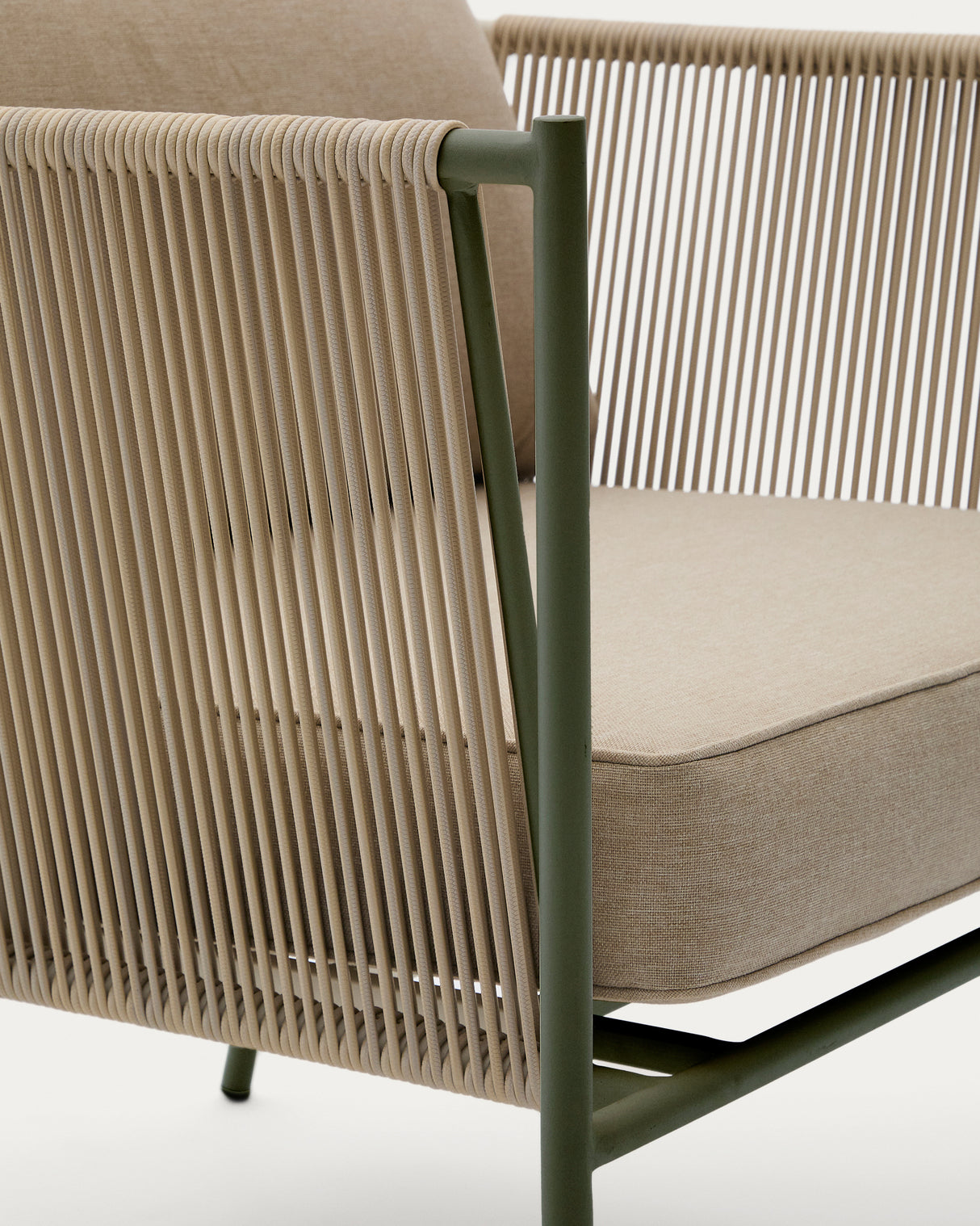 Outdoor-Sessel Zivia aus écrufarbenem Seil und grün verzinktem Stahl - ZEN ZONE Furniture