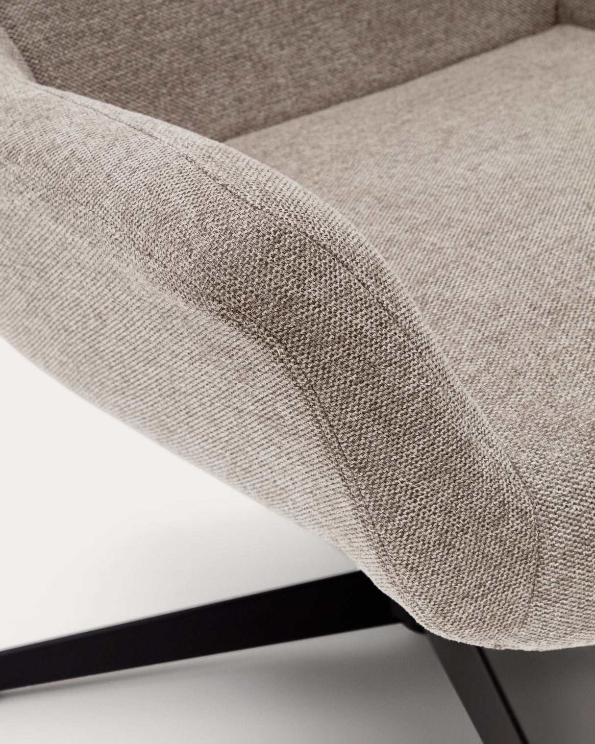 Zalina Drehsessel aus beigefarbenem Chenille und Stahl mit schwarzem Finish FSC 100% - ZEN ZONE Furniture