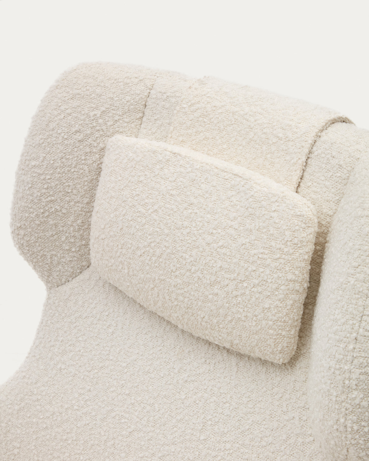 Zalina Drehsessel aus weißem Bouclé und Stahl mit schwarzem Finish FSC 100% - ZEN ZONE Furniture