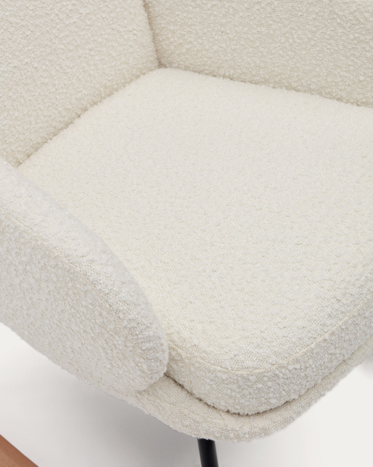 Maustin Schaukelstuhl mit weißem Bouclé und Gestell aus Stahl und Buchenholz - ZEN ZONE Furniture