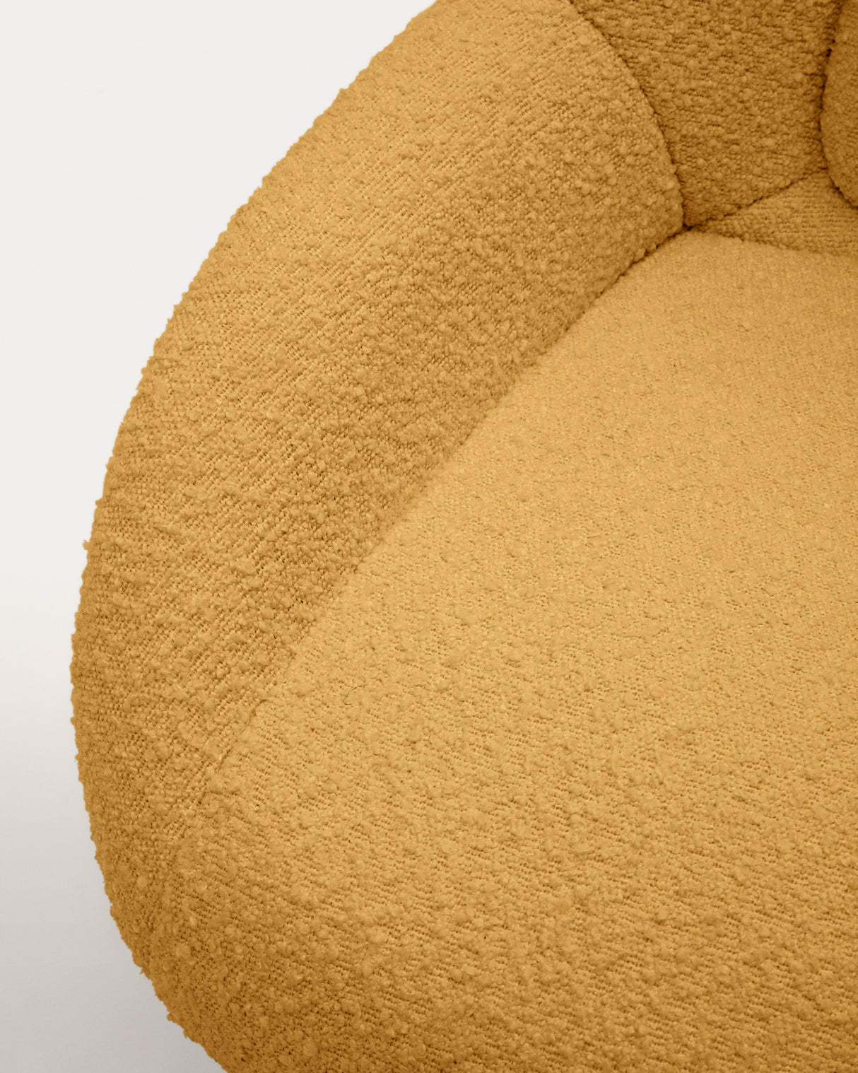 Celida Drehsessel aus senffarbenem Bouclé und Stahl mit schwarzem Finish FSC 100% - ZEN ZONE Furniture