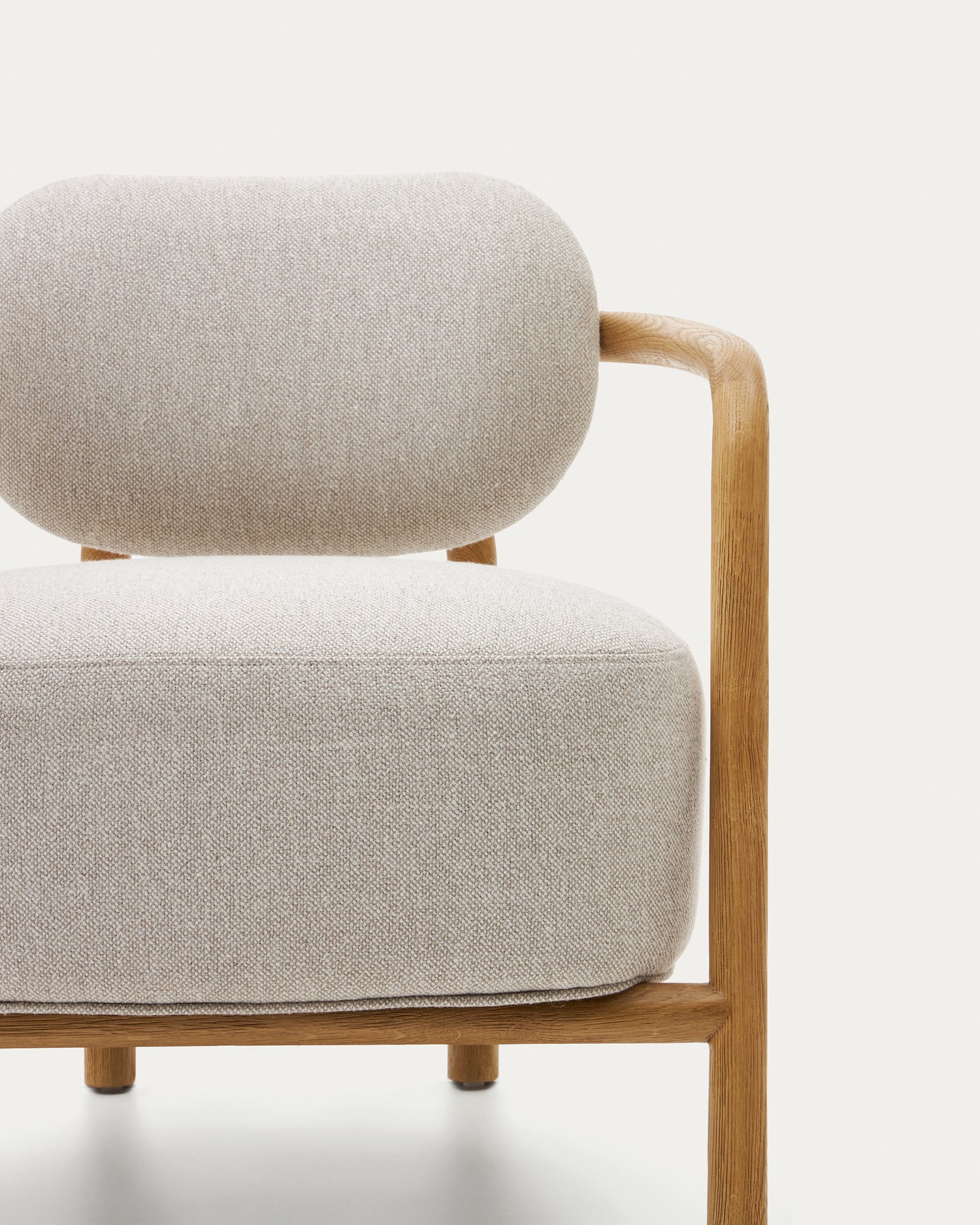 Melqui beiger Sessel aus massivem Eichenholz mit natürlichem Finish - ZEN ZONE Furniture
