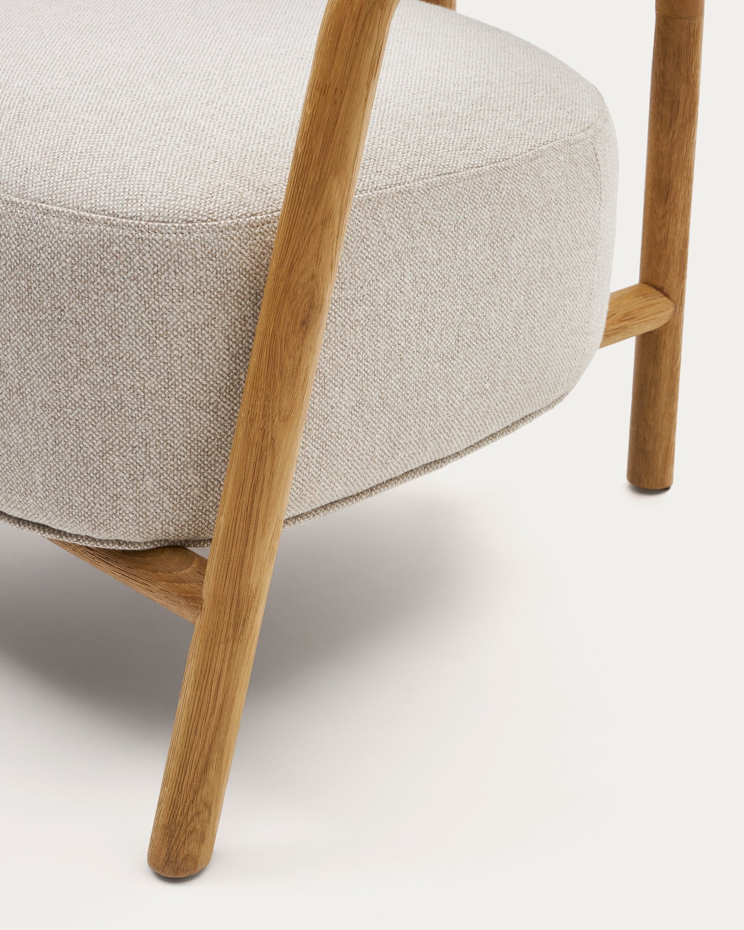Melqui beiger Sessel aus massivem Eichenholz mit natürlichem Finish - ZEN ZONE Furniture