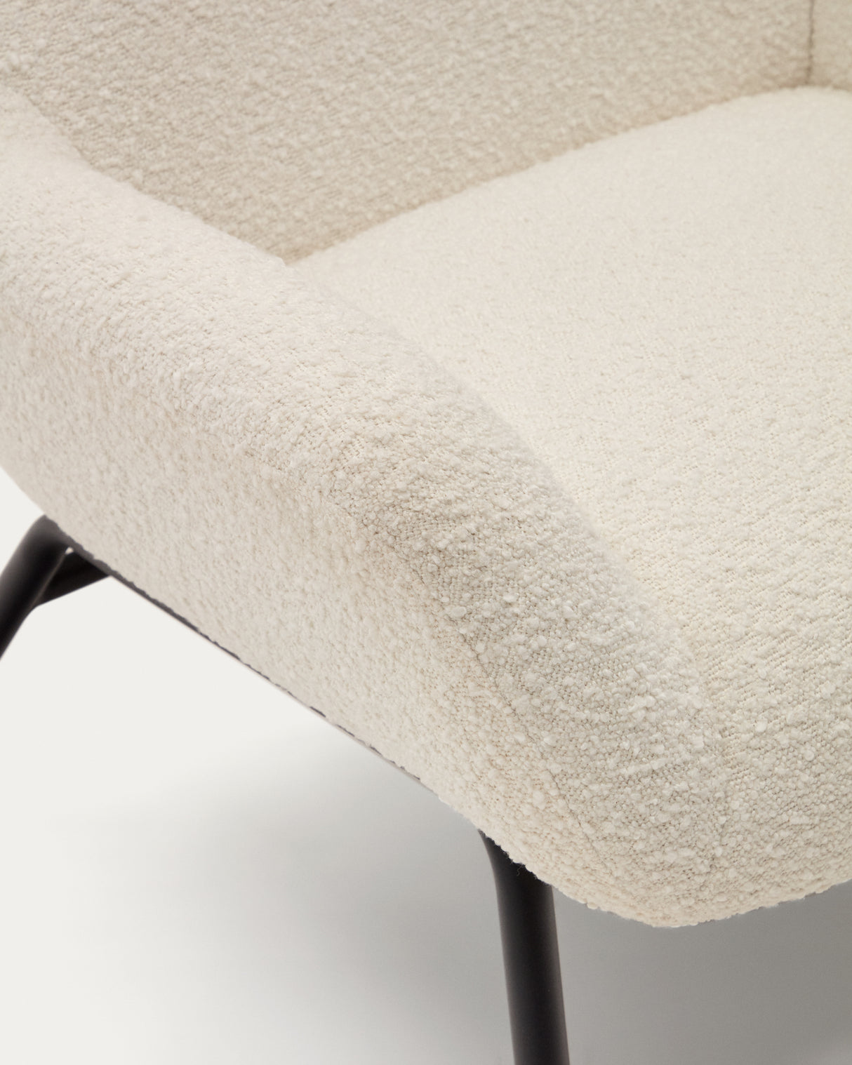 Belina Sessel aus weißem Bouclé und Stahl mit schwarzem Finish FSC 100% - ZEN ZONE Furniture