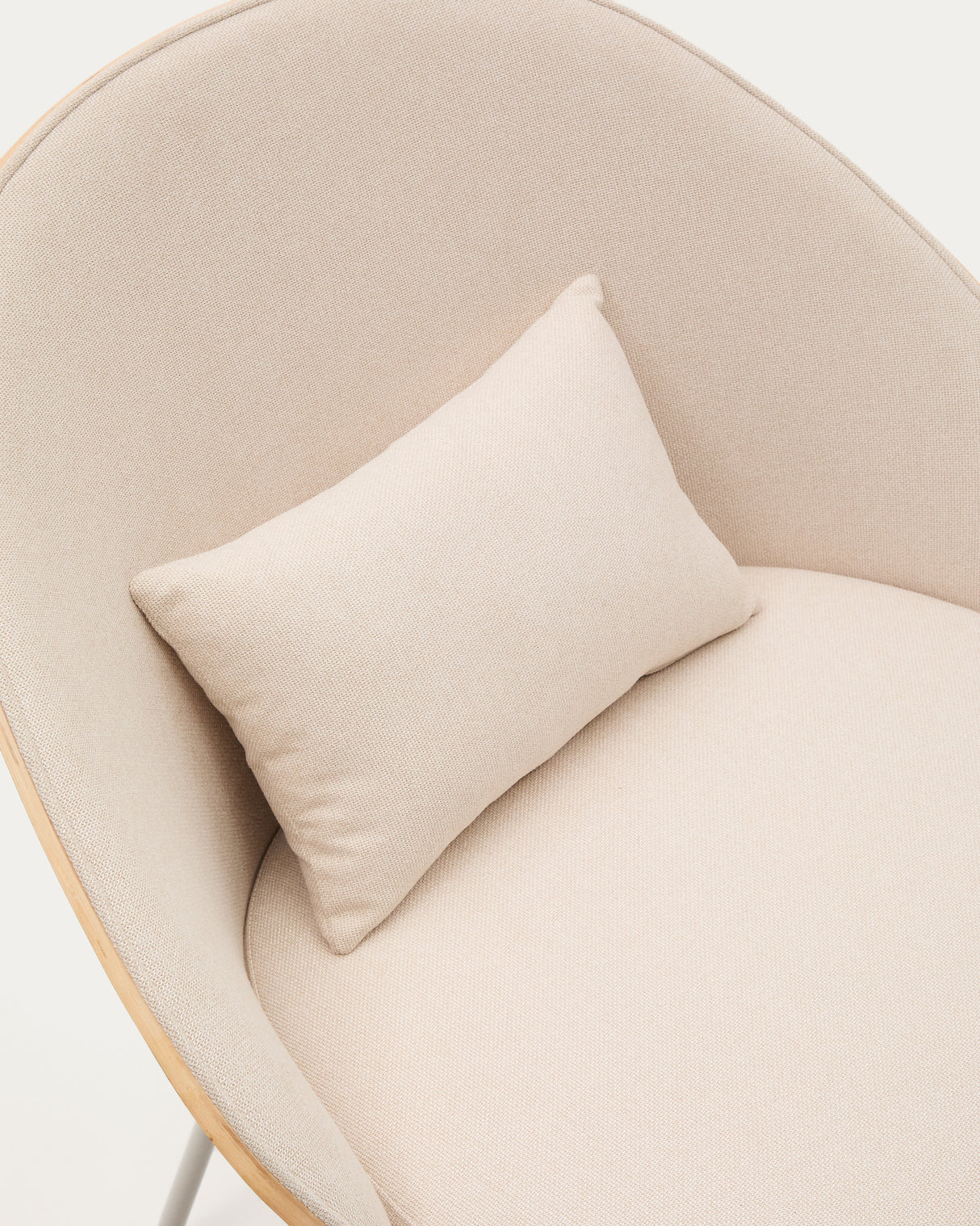 Sessel Eamy aus beigefarbenem Chenille, Eschenfurnier mit natürlichem Finish und beigefarbenem Metall - ZEN ZONE Furniture