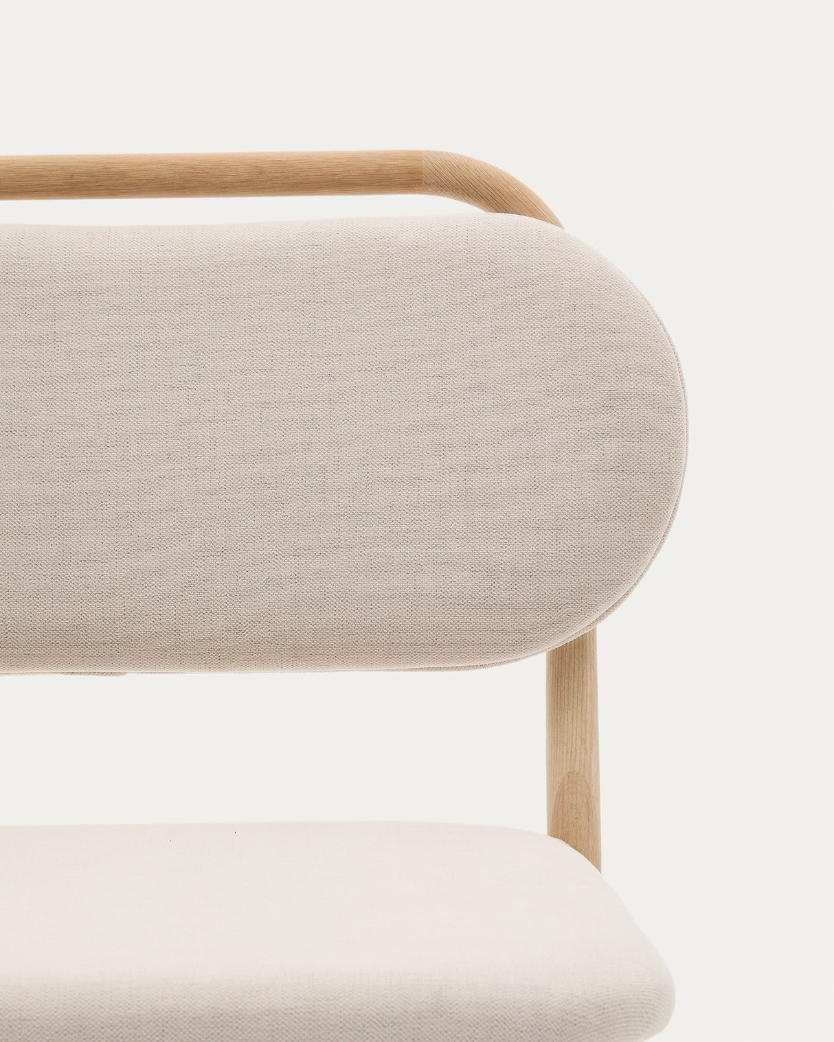 Sessel Helda aus beigefarbenem Chenille und massivem Eichenholz FSC Mix Credit - ZEN ZONE Furniture