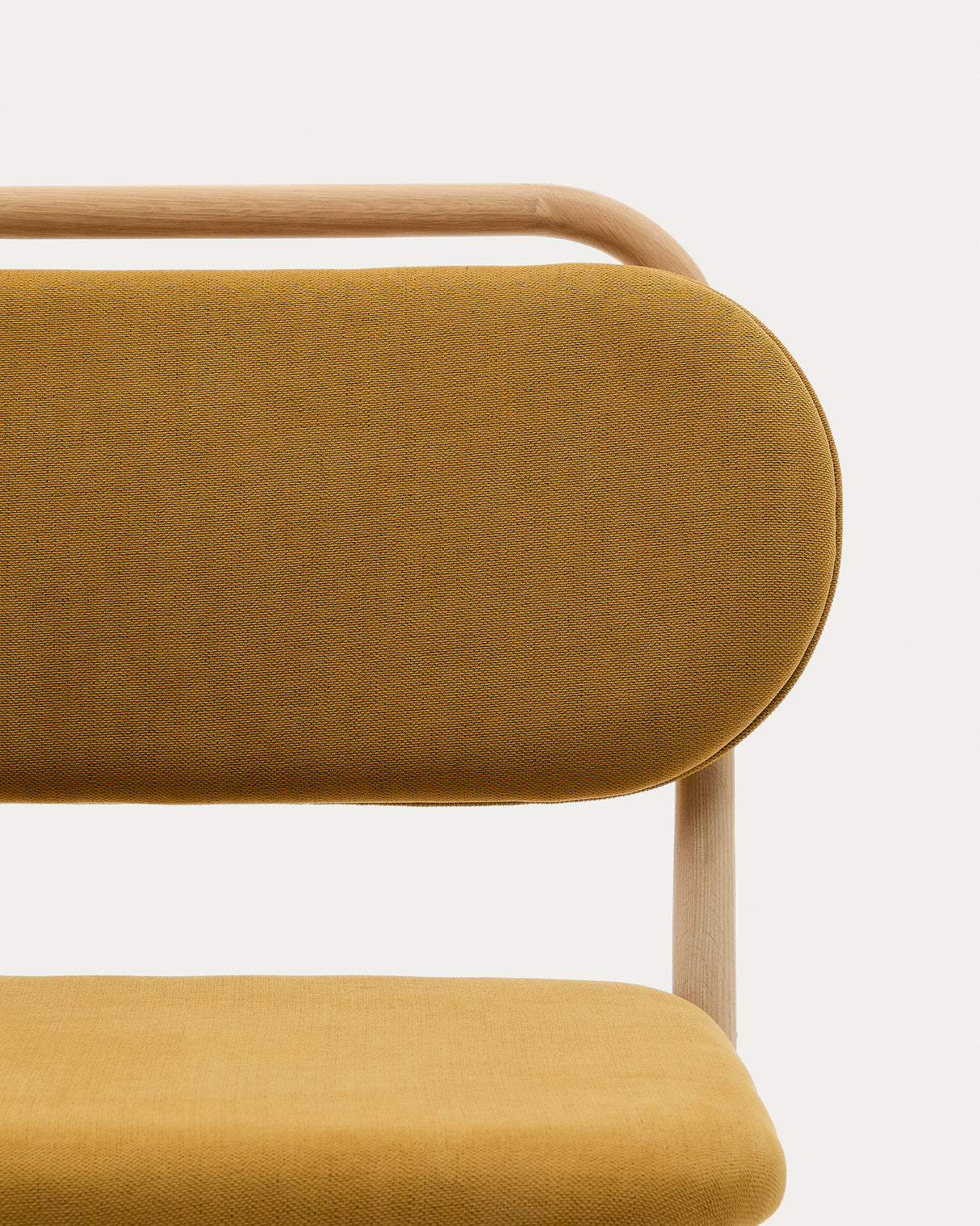 Sessel Helda aus senfgelbem Chenille und massivem Eichenholz FSC Mix Credit - ZEN ZONE Furniture