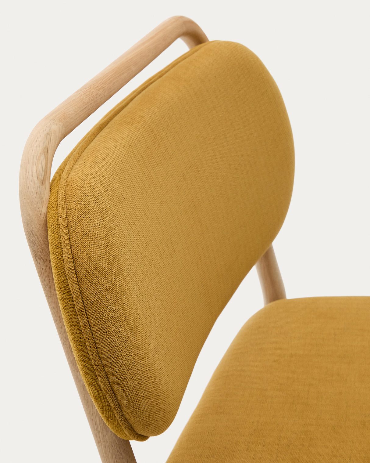 Sessel Helda aus senfgelbem Chenille und massivem Eichenholz FSC Mix Credit - ZEN ZONE Furniture