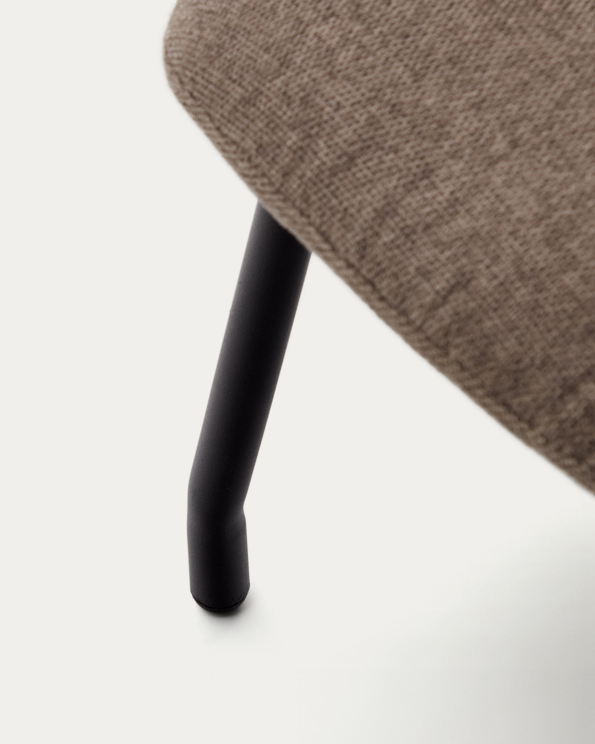 Belina Fußstütze in hellbraun und Stahl mit schwarzem Finish FSC 100% - ZEN ZONE Furniture