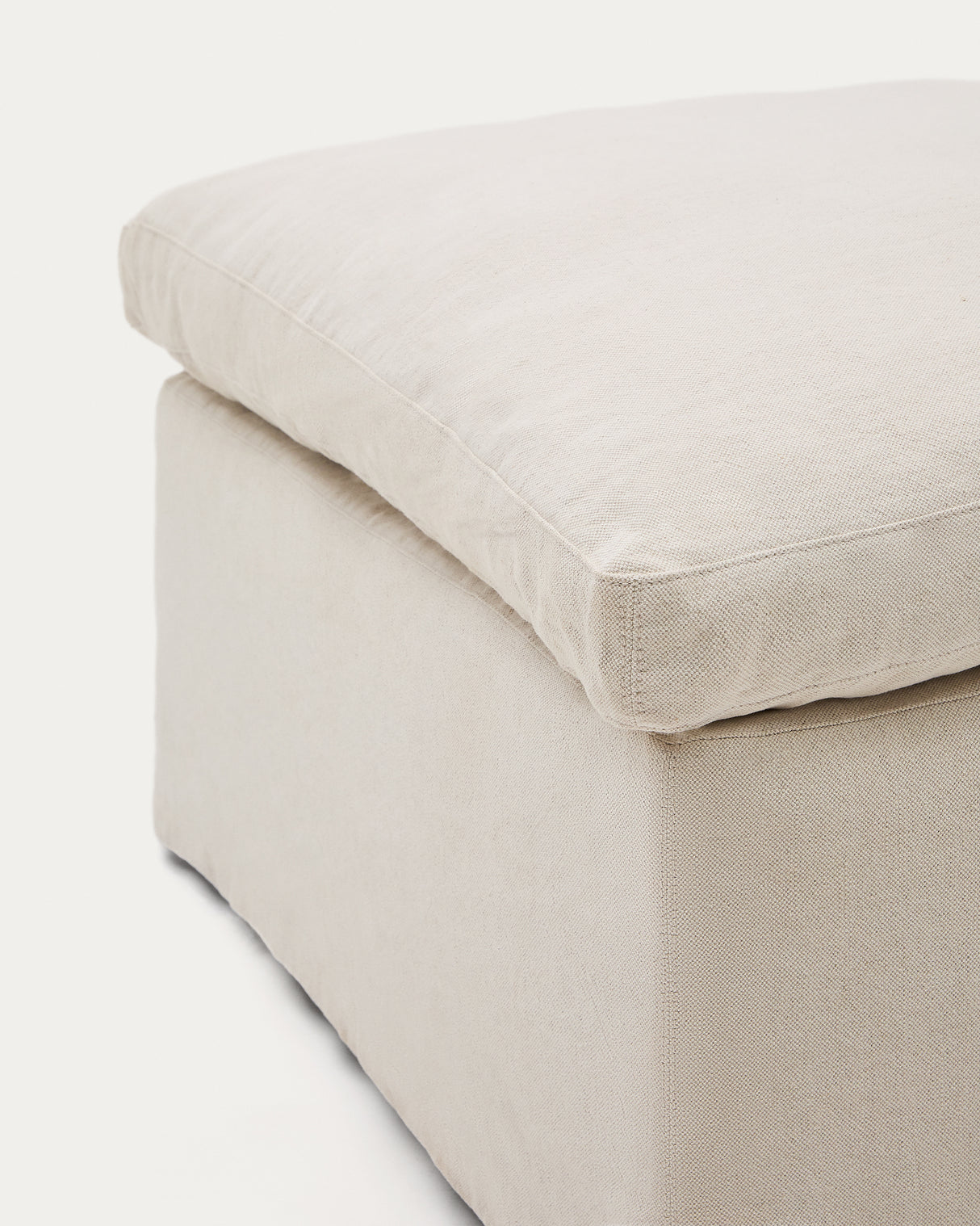 Zenira Fußhocker mit abnehmbarem Bezug und Kissen aus Baumwolle und Leinen beige 90 x 90 cm - ZEN ZONE Furniture