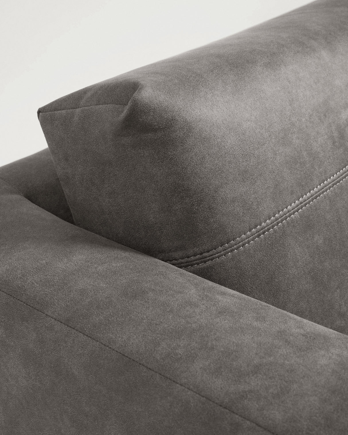 Tanya 2-Sitzer Sofa gepolstert in dunkelgrau 183 cm FSC Mix Credit - ZEN ZONE Furniture