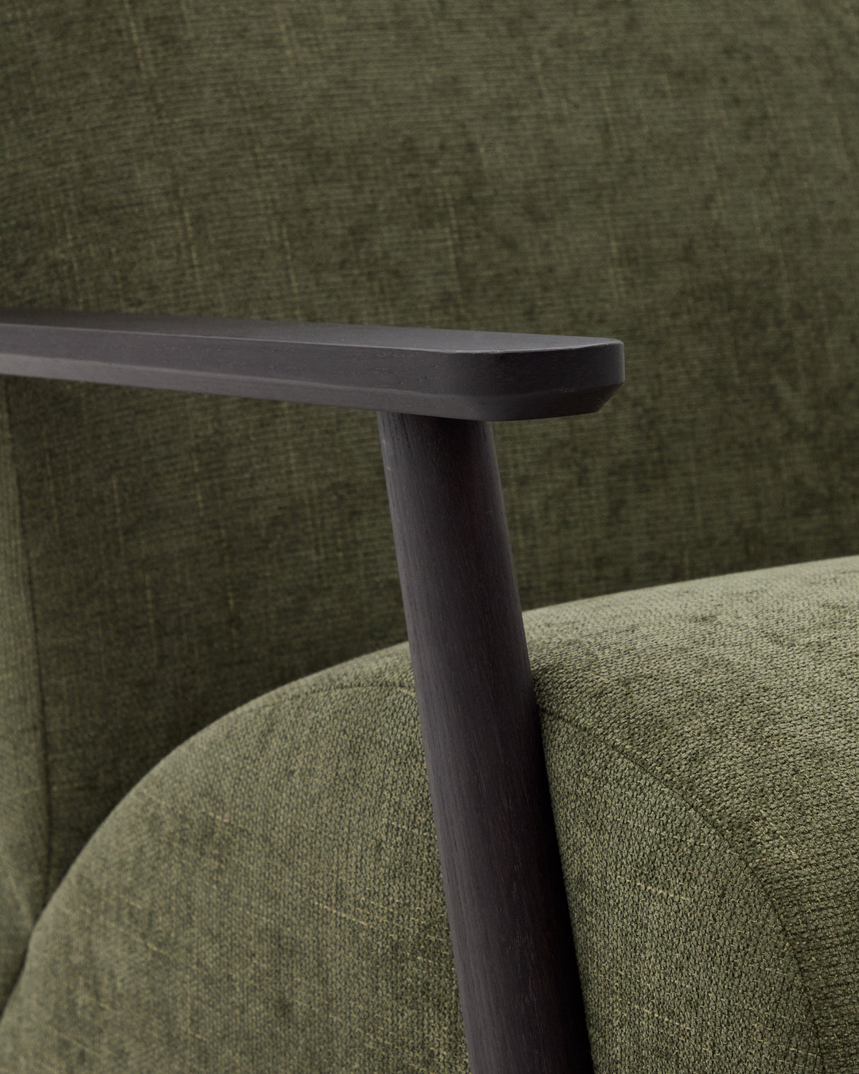 Sessel Meghan aus grünem Chenille und massivem Eschenholz mit Wenge-Finish FSC Mix Credit - ZEN ZONE Furniture