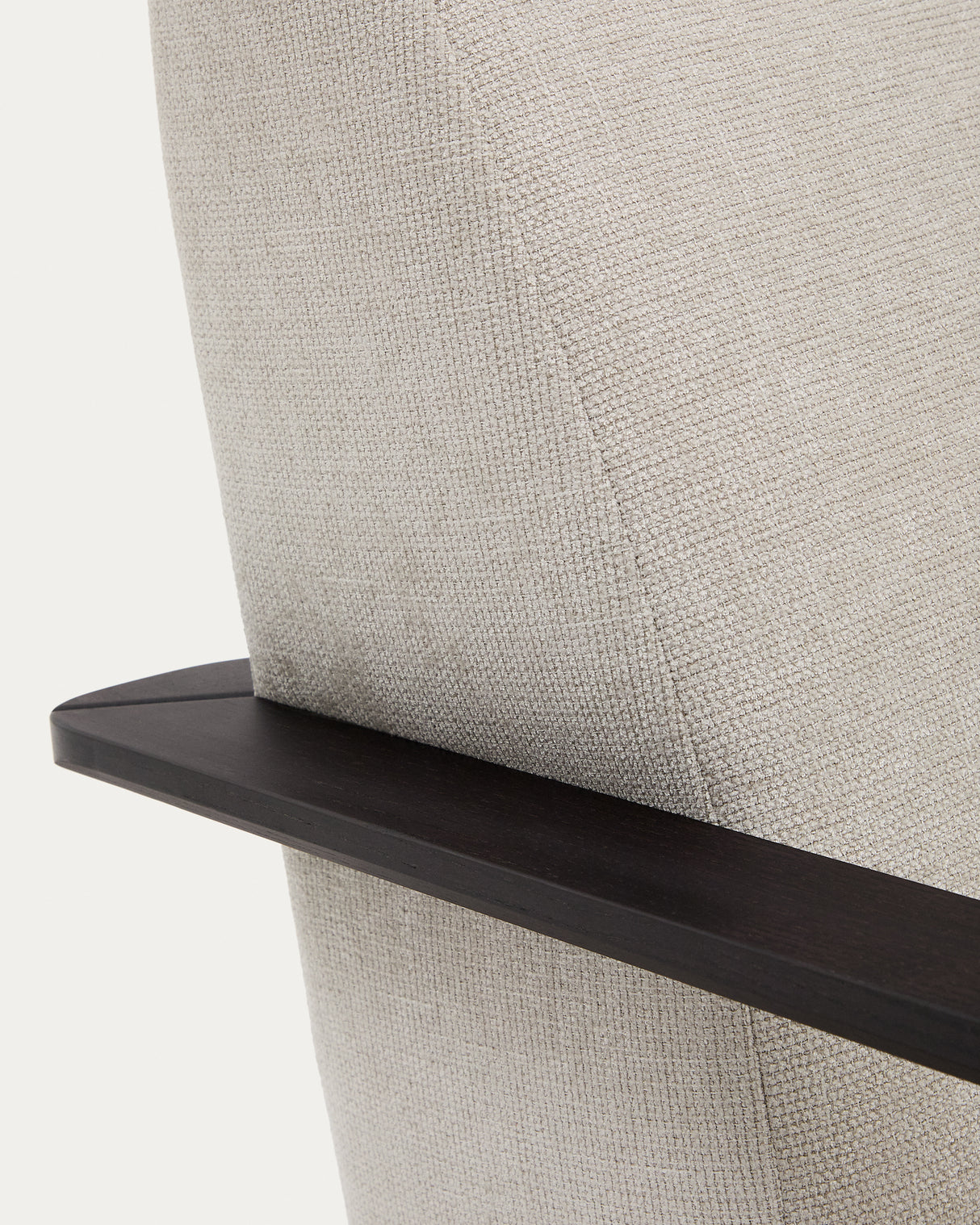 Sessel Meghan aus perlfarbenem Chenille und massivem Eschenholz mit Wenge-Finish FSC Mix Credit - ZEN ZONE Furniture