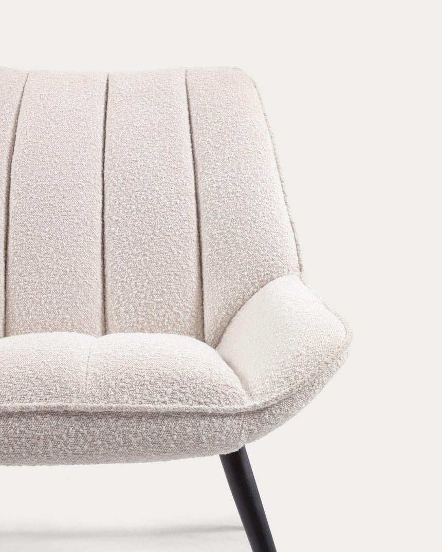 Marlina Sessel mit Bezug im Bouclé-Stil weiß mit Stahlbeinen mit schwarzem Finish - ZEN ZONE Furniture