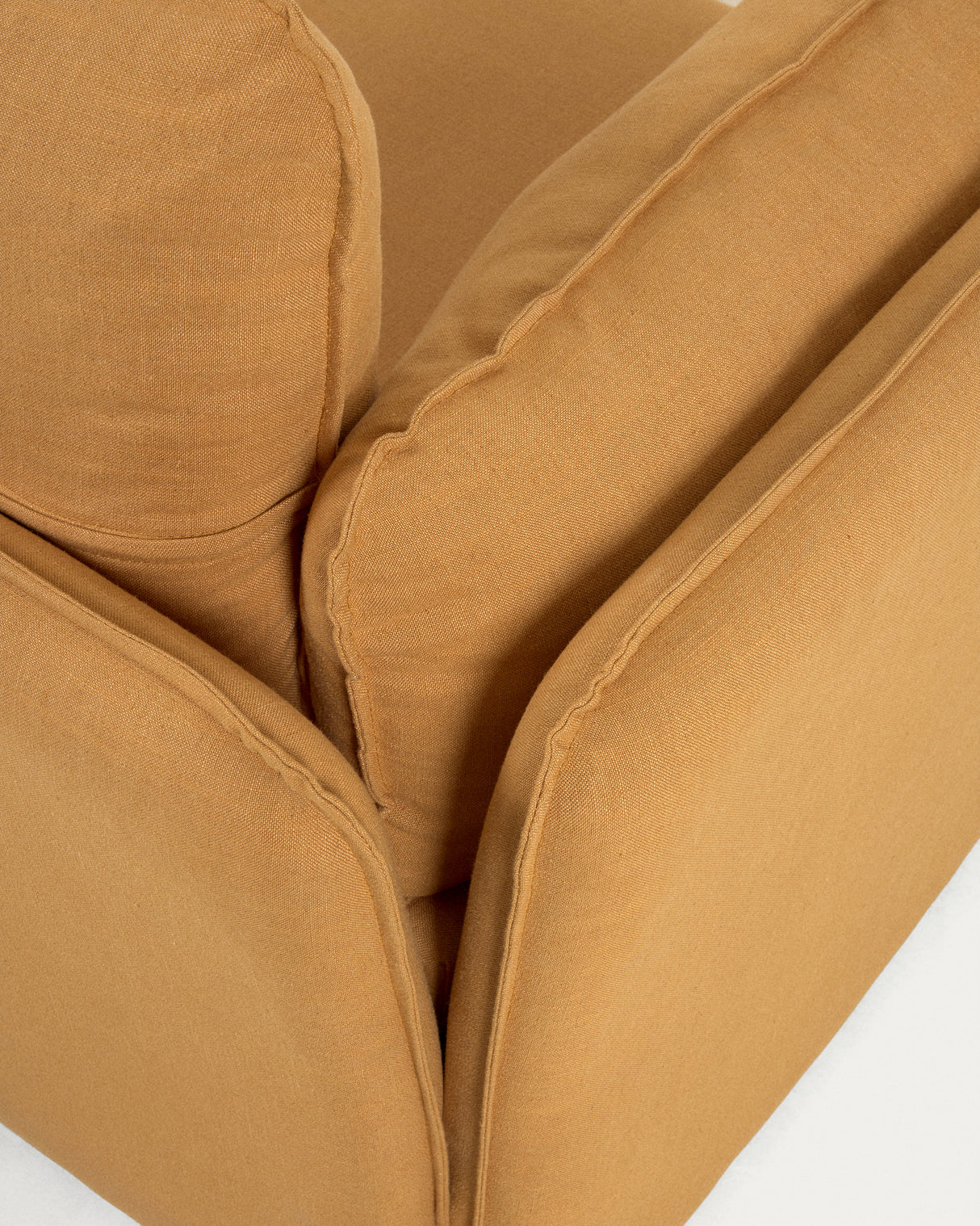 Tanit Schlafsofa senffarben und Beine aus massivem Buchenholz natürliches Finish 210 cm - ZEN ZONE Furniture