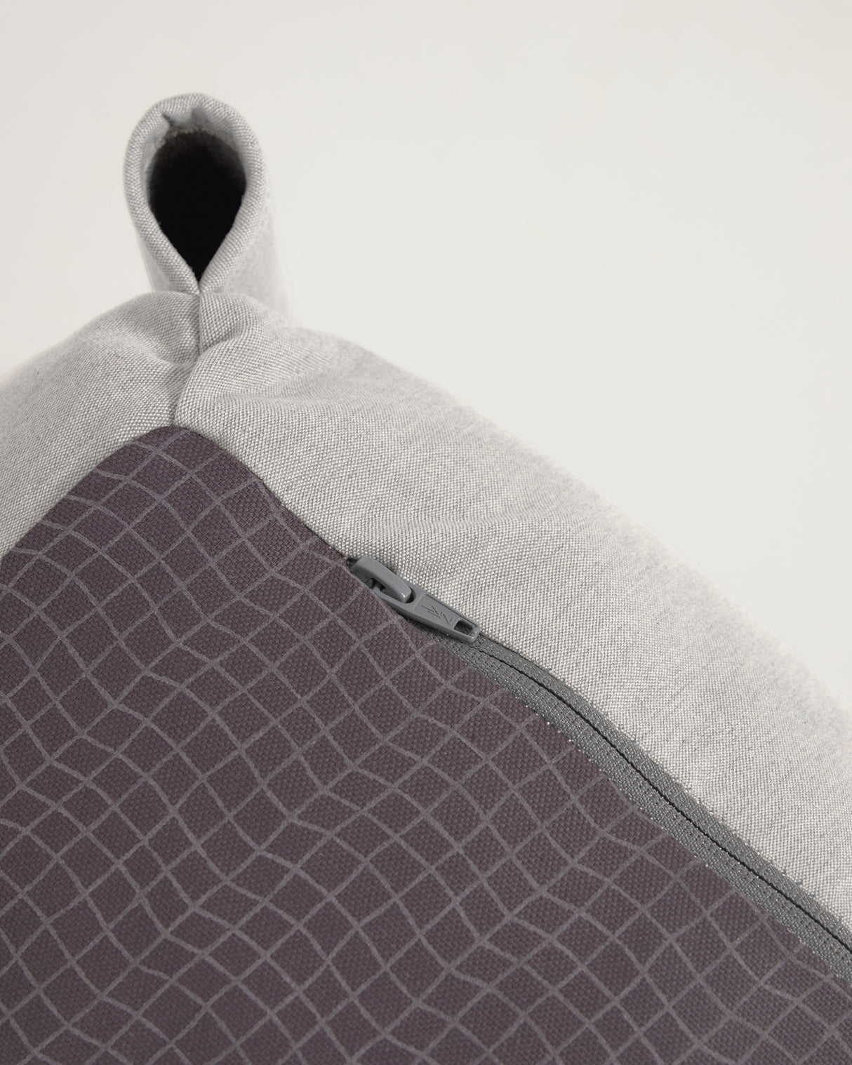 Square Puff Modularsofa Rückenlehne 100% Outdoor hellgrau und Aluminium weiß 101 x 101 cm - ZEN ZONE Furniture