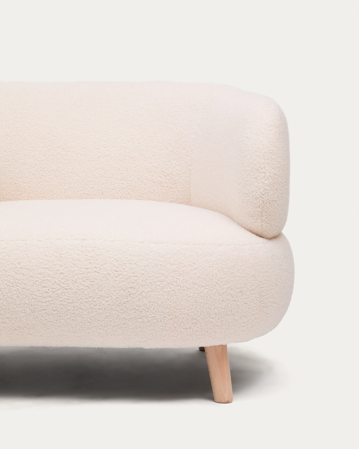 Luisa Sessel mit Bouclé-Bezug in Écru Beine aus massiver Buche 90 cm - ZEN ZONE Furniture