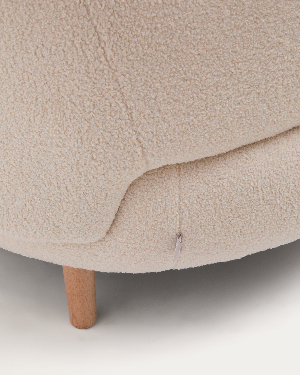 Luisa Sessel mit Bouclé-Bezug in Écru Beine aus massiver Buche 90 cm - ZEN ZONE Furniture