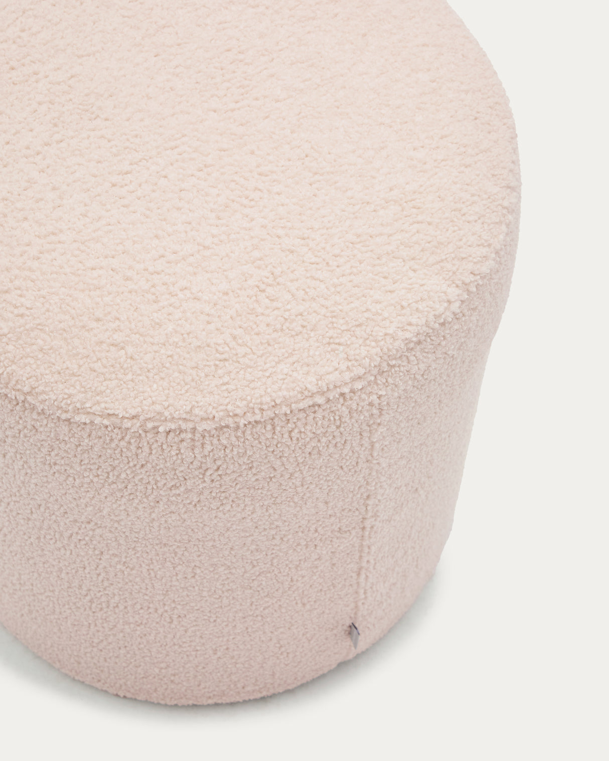 Fußhocker Kaeli mit abnehmbarem Bezug in rosa Bouclé Ø 43 cm - ZEN ZONE Furniture