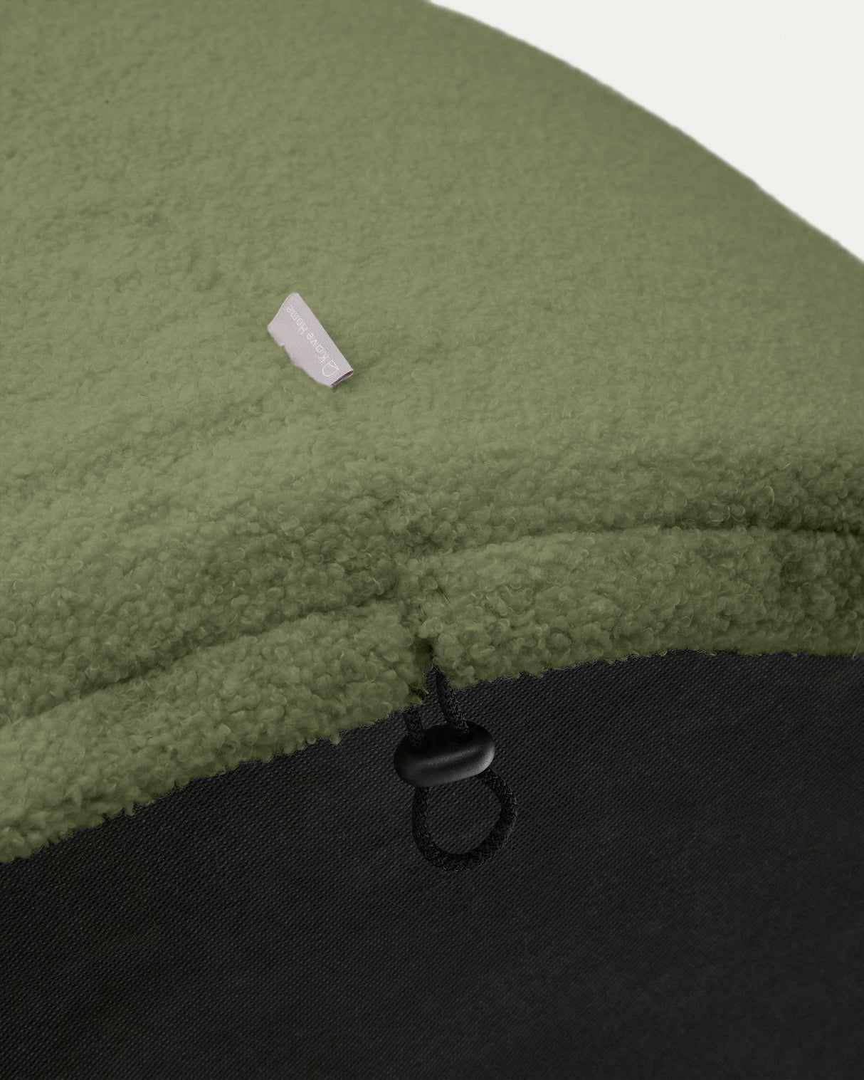 Fußhocker Kaeli mit abnehmbarem Bezug in grünem Bouclé Ø 60 cm - ZEN ZONE Furniture