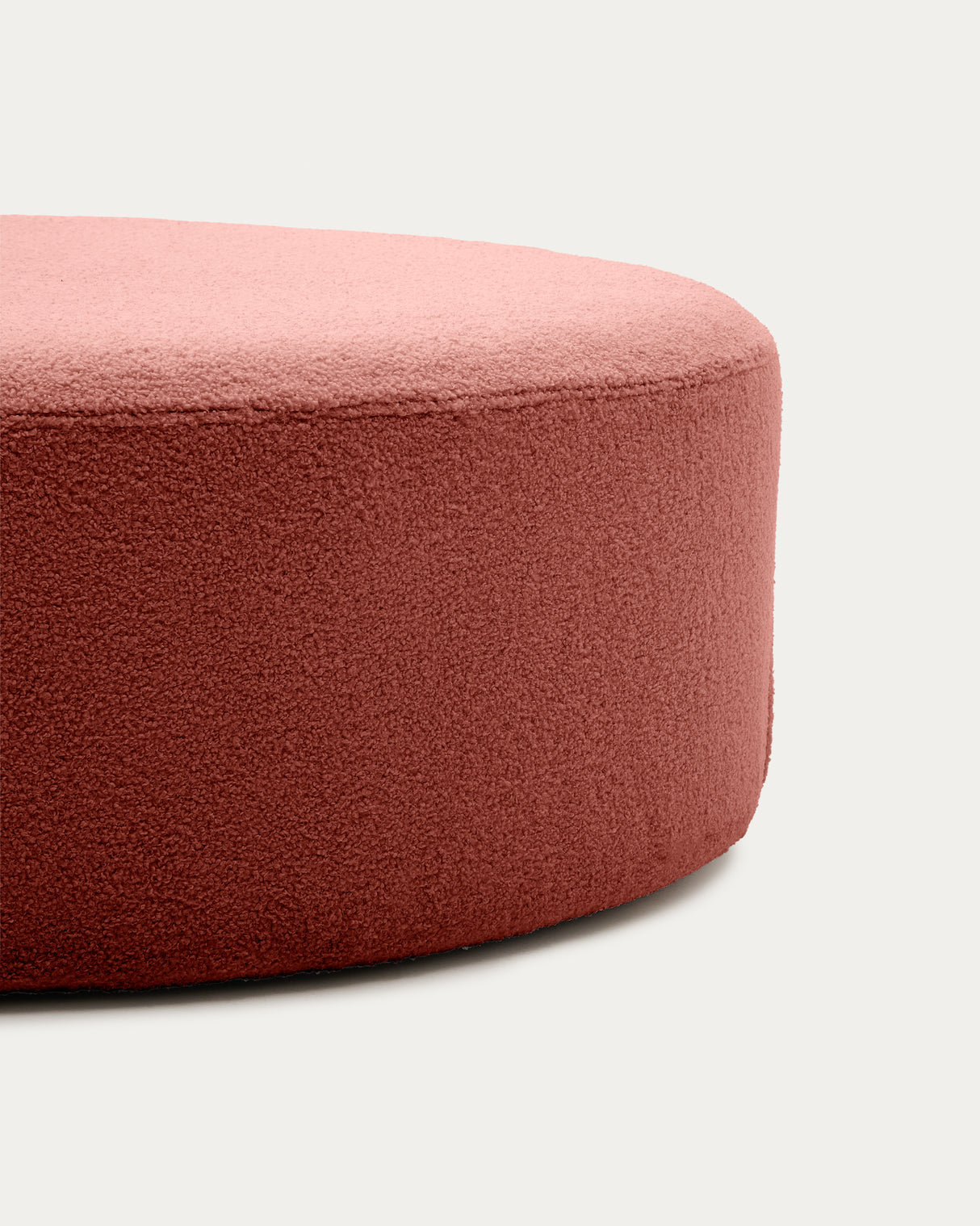 Fußhocker Kaeli mit abnehmbarem Bezug in terrakottafarbenem Bouclé Ø 90 cm - ZEN ZONE Furniture
