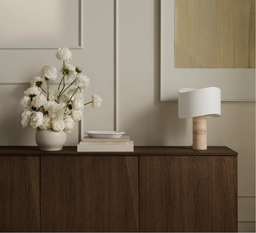 Silent Sideboard avec piétement en bois, en chêne huilé, 200x45 cm
