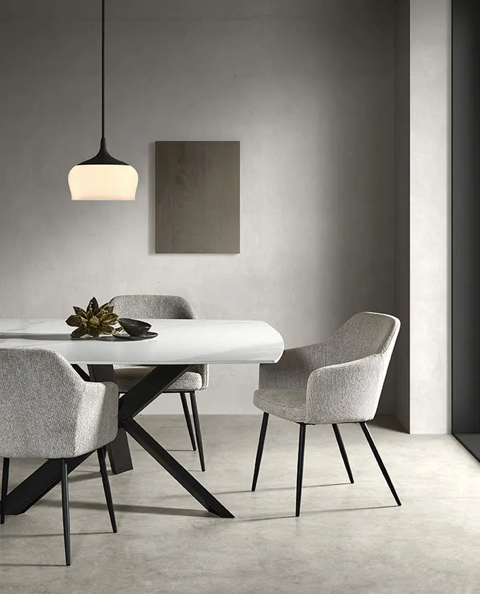 Sessel in Dunkelgrau mit anthrazitfarbenen Metallbeinen SOLIN - ZEN ZONE Furniture