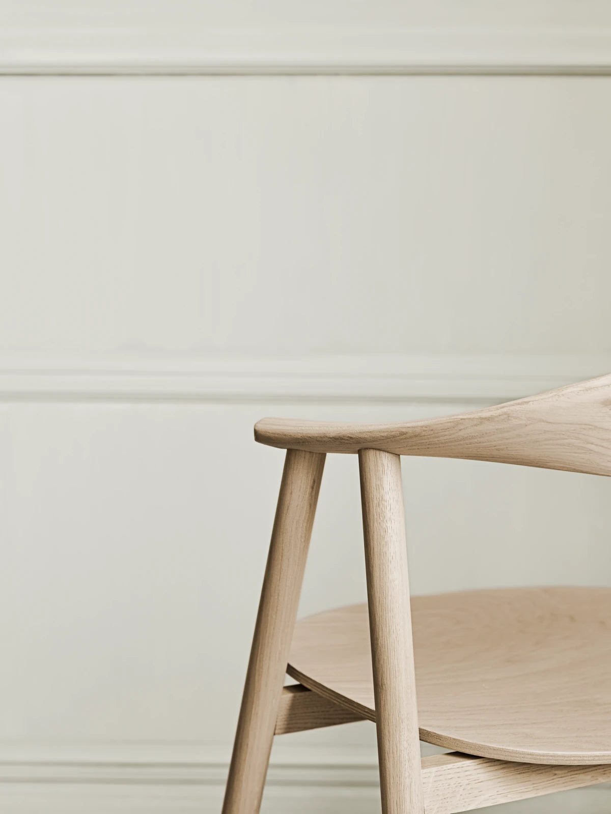 Swing Esstischstuhl aus Eiche weiß pigmentiert geölt - ZEN ZONE Furniture