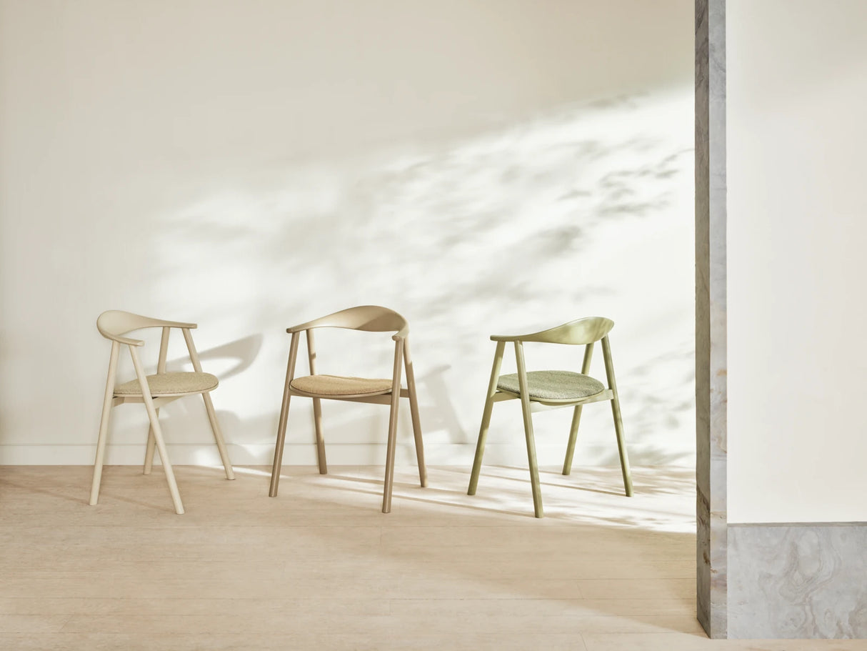 Swing Esstischstuhl aus Eiche – Farben Edition, hellgrau lackiert - ZEN ZONE Furniture