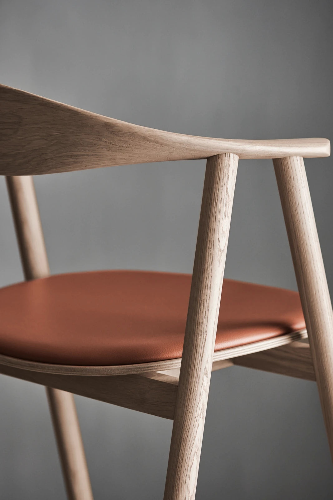 Swing Esstischstuhl aus geölter Eiche – Gepolstert, Leder, Cognac - ZEN ZONE Furniture