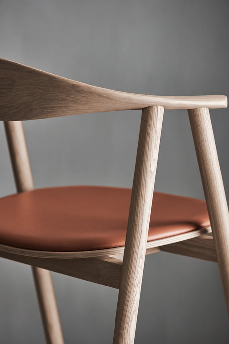 Swing Esstischstuhl aus geölter Eiche – Gepolstert, Leder, Cognac - ZEN ZONE Furniture