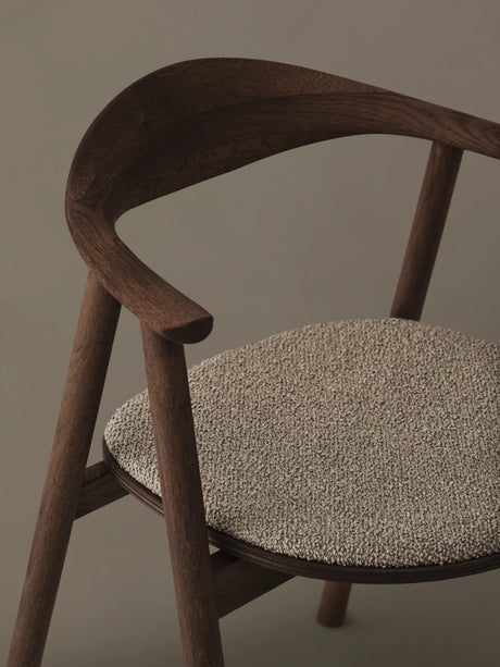 Swing Esstischstuhl aus dunkel geölter Eiche – Gepolstert, Glattes Gewebe, Light beige - ZEN ZONE Furniture