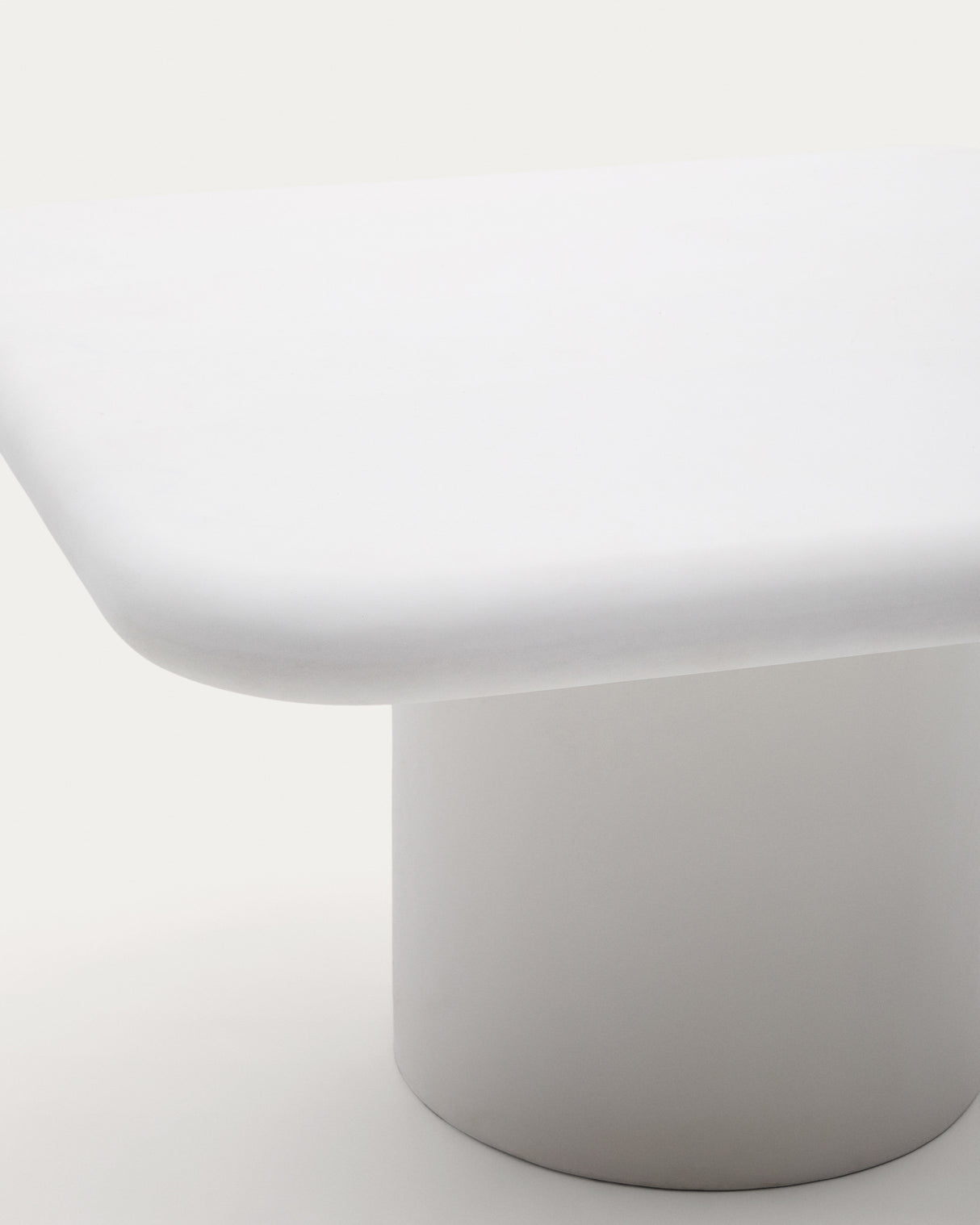 Tisch Addaia aus weißem Zement 135 x 135 cm - ZEN ZONE Furniture