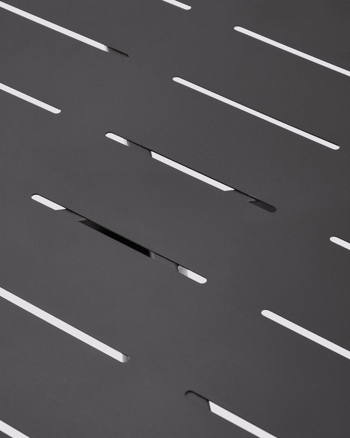 Outdoor-Tisch Brai aus dunkelgrau verzinktem Stahl 70 x 70 cm - ZEN ZONE Furniture