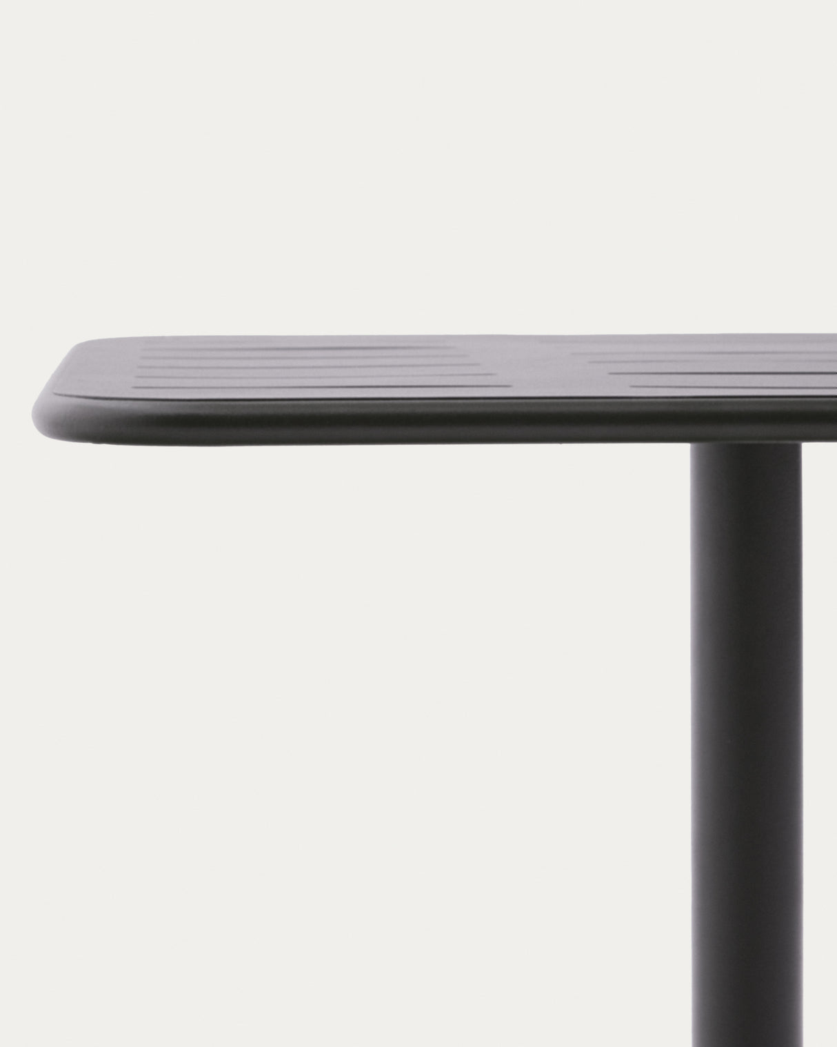 Outdoor-Tisch Brai aus dunkelgrau verzinktem Stahl 70 x 70 cm - ZEN ZONE Furniture