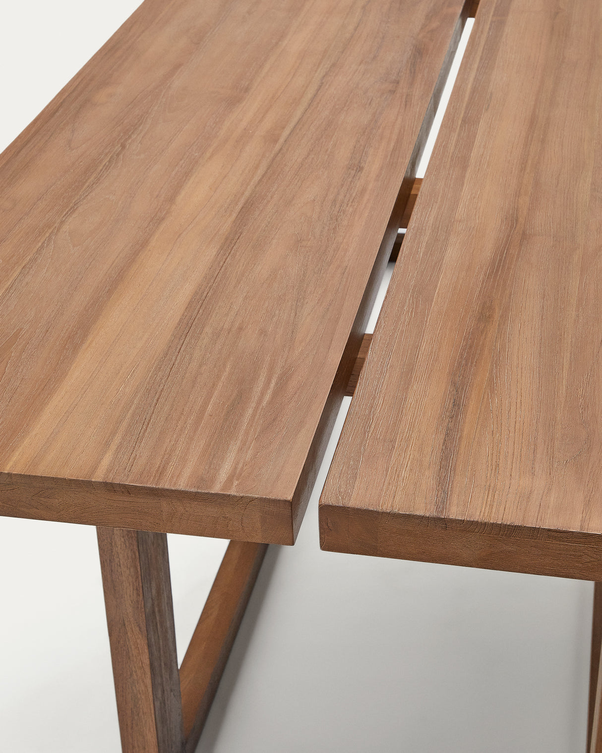 Sashi Tisch aus massivem Teakholz 220 x 100 cm - ZEN ZONE Furniture