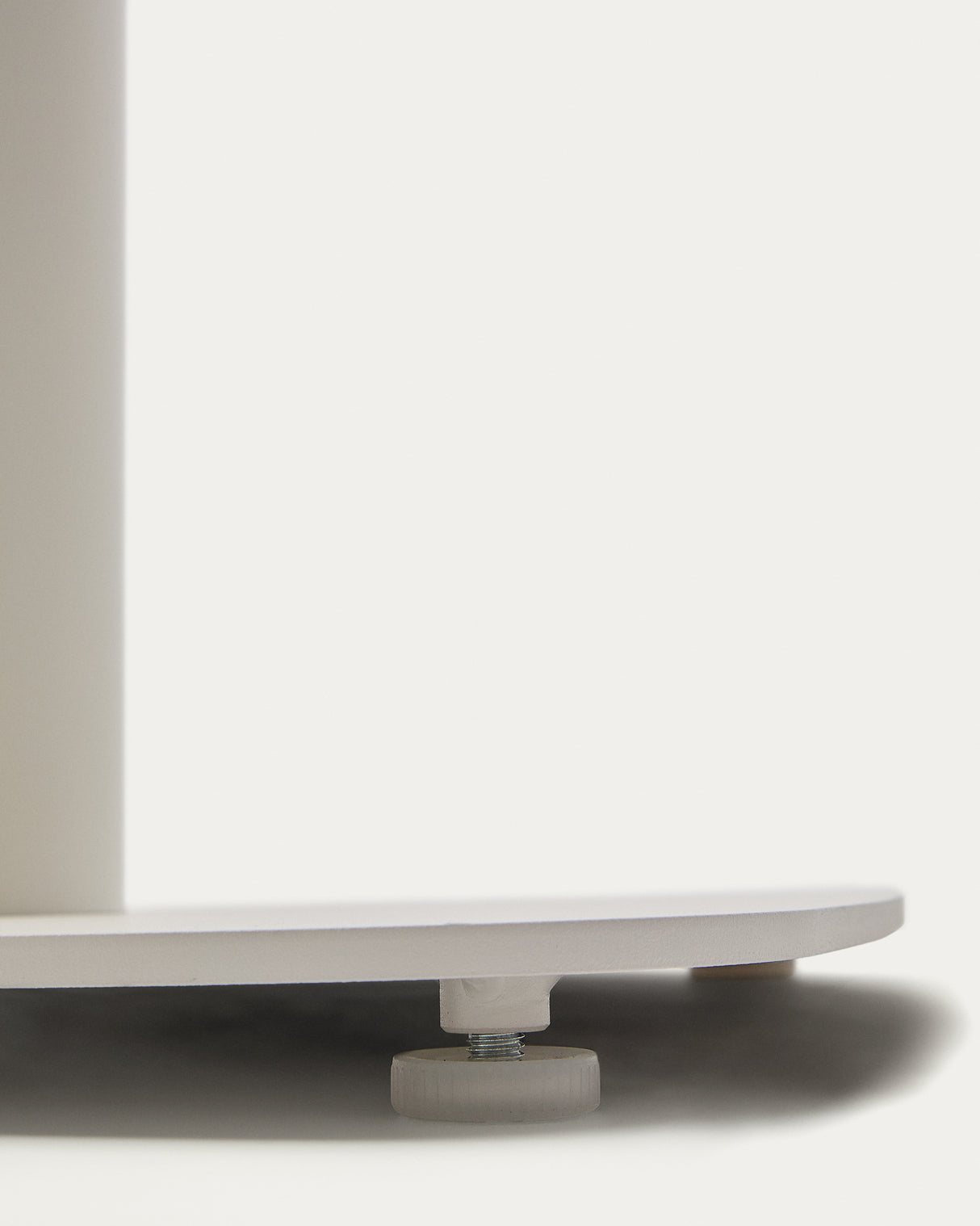 Dina Outdoor Stehtisch weiß mit weiß lackiertem Metallbein 60x60x96 cm - ZEN ZONE Furniture