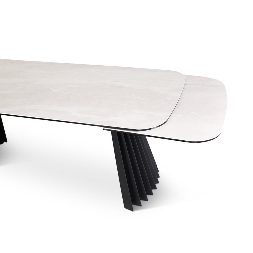 Verlängerungstisch PAYA Keramik beige, anthrazitfarbene Metallbeine 200-300 cm - ZEN ZONE Furniture