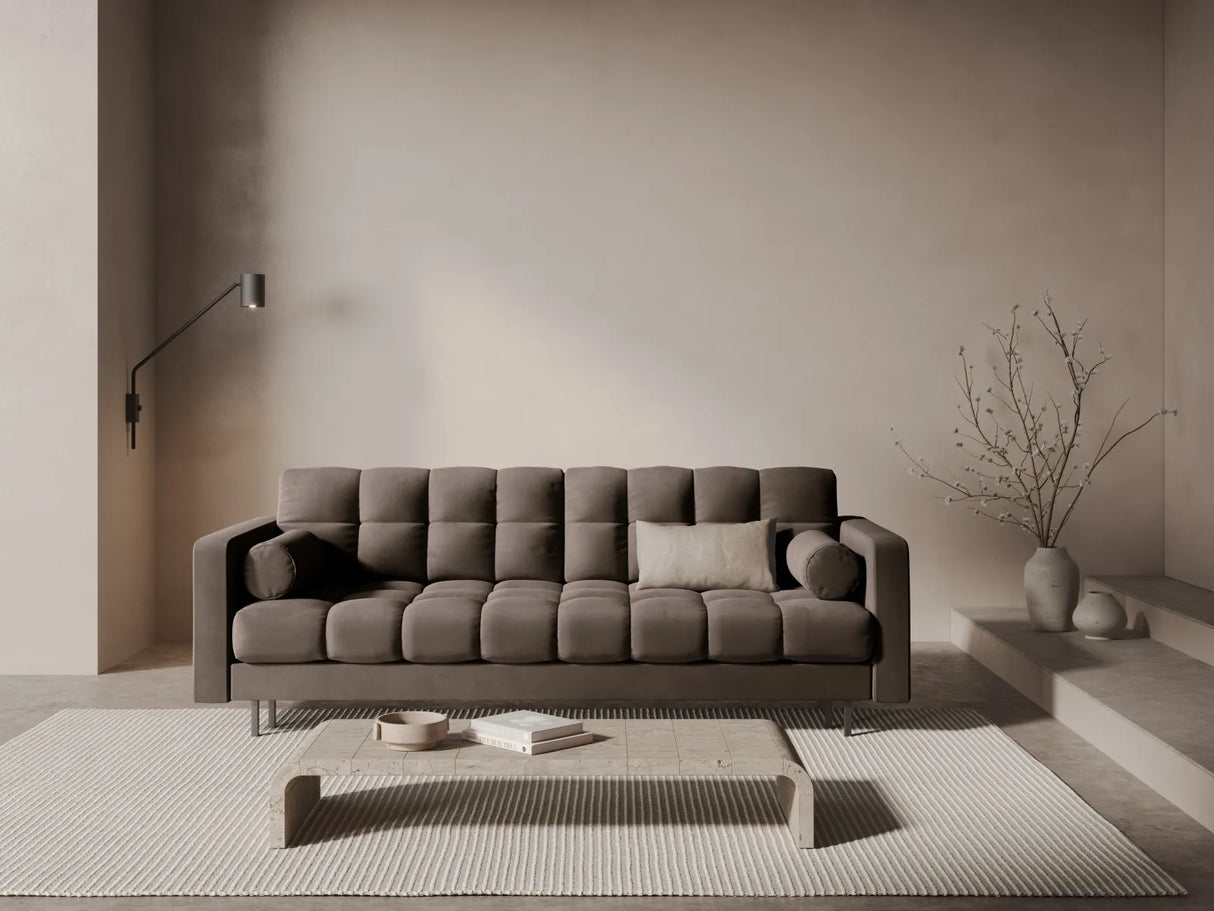 Bali 3-Sitzer Sofa mit Schlaffunktion und Stauraum, aus Samt in Schokolade (Bluvel 38), 222x84x105 cm von Cosmopolitan Design – Bild 2