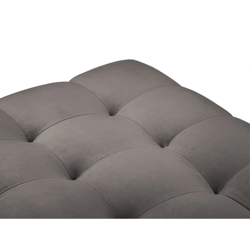 Bali Pouf aus Samt in Hellgrau (Bluvel 13), 60x60x41 cm von Cosmopolitan Design – Bild 5