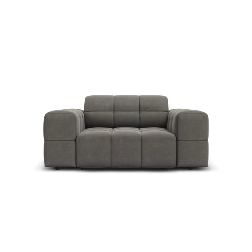 Chicago Sessel aus Samt in Hellgrau (Bluvel 13), 124x102x70 cm von Cosmopolitan Design – Bild 1