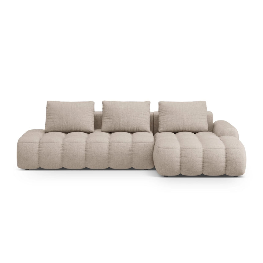 Linz 3-Sitzer Ecksofa mit Schlaffunktion, Rechte Seite, aus Strukturierter Stoff in Sand (Sorella 05), 275x142 cm von Cosmopolitan Design – Bild 1