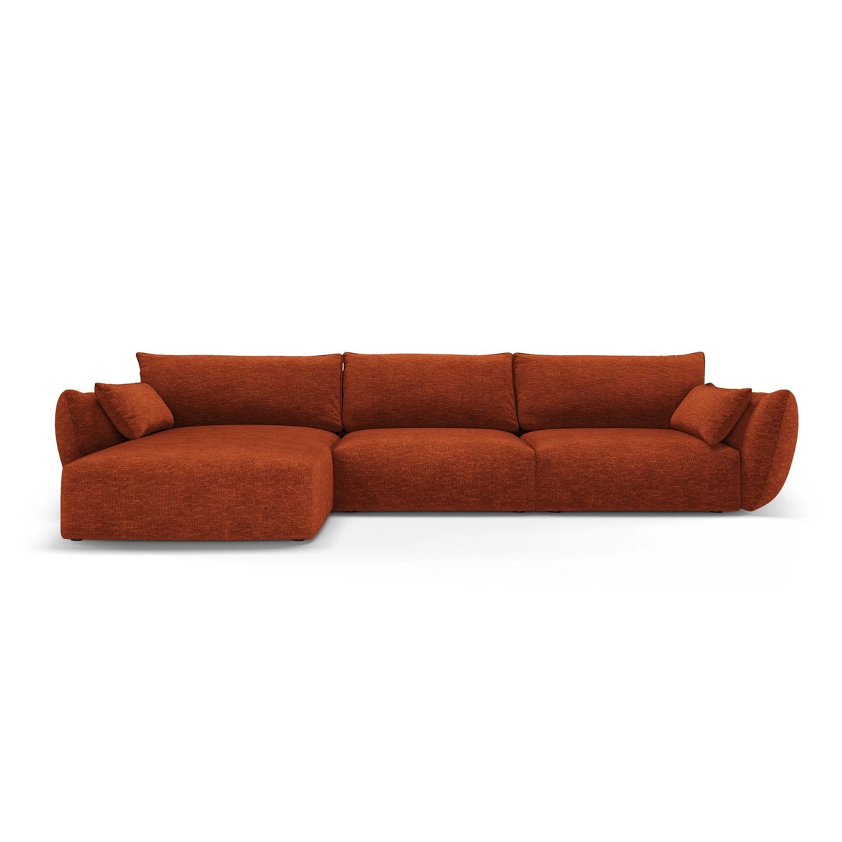 Matera 4-Sitzer Ecksofa, Linke Seite, aus Chenille in Terrakotta (Haga 44), 308x171x85 cm von Cosmopolitan Design – Bild 1