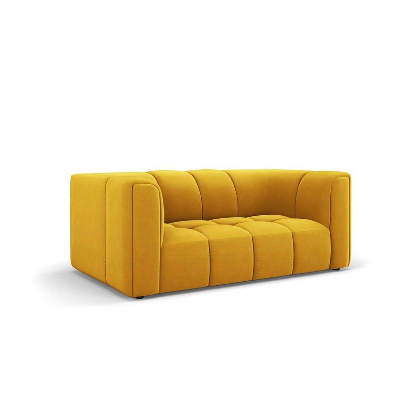 Moritz 2-Sitzer Sofa aus Samt in Gelb (Bluvel 68), 166x96 cm von Cosmopolitan Design – Bild 2