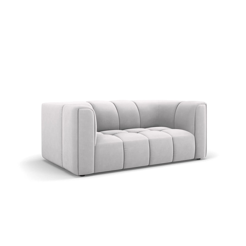 Moritz 2-Sitzer Sofa aus Samt in Silber (Bluvel 03), 166x96 cm von Cosmopolitan Design – Bild 2