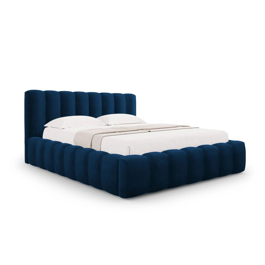 Palma Bett mit Kopfteil und Stauraum aus Samt in Königsblau (Bluvel 86), 200x200 cm von Cosmopolitan Design – Bild 1