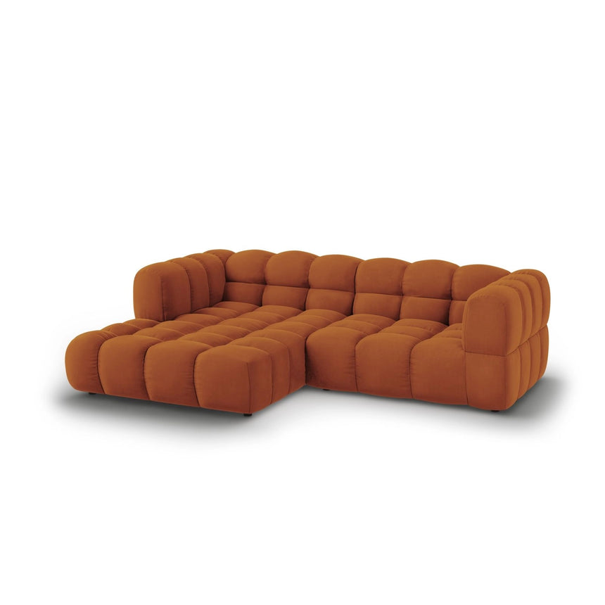 Sky 3-Sitzer Ecksofa, Linke Seite, aus Samt in Terrakotta (Casino Terracota), 244x162x70 cm von Cosmopolitan Design – Bild 3
