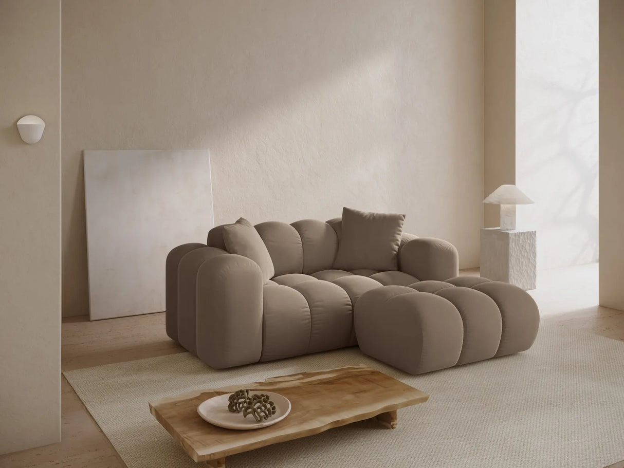 Treno Pouf aus Samt in Cappuccino (Bluvel 40), 90x70x42 cm von Cosmopolitan Design – Bild 2