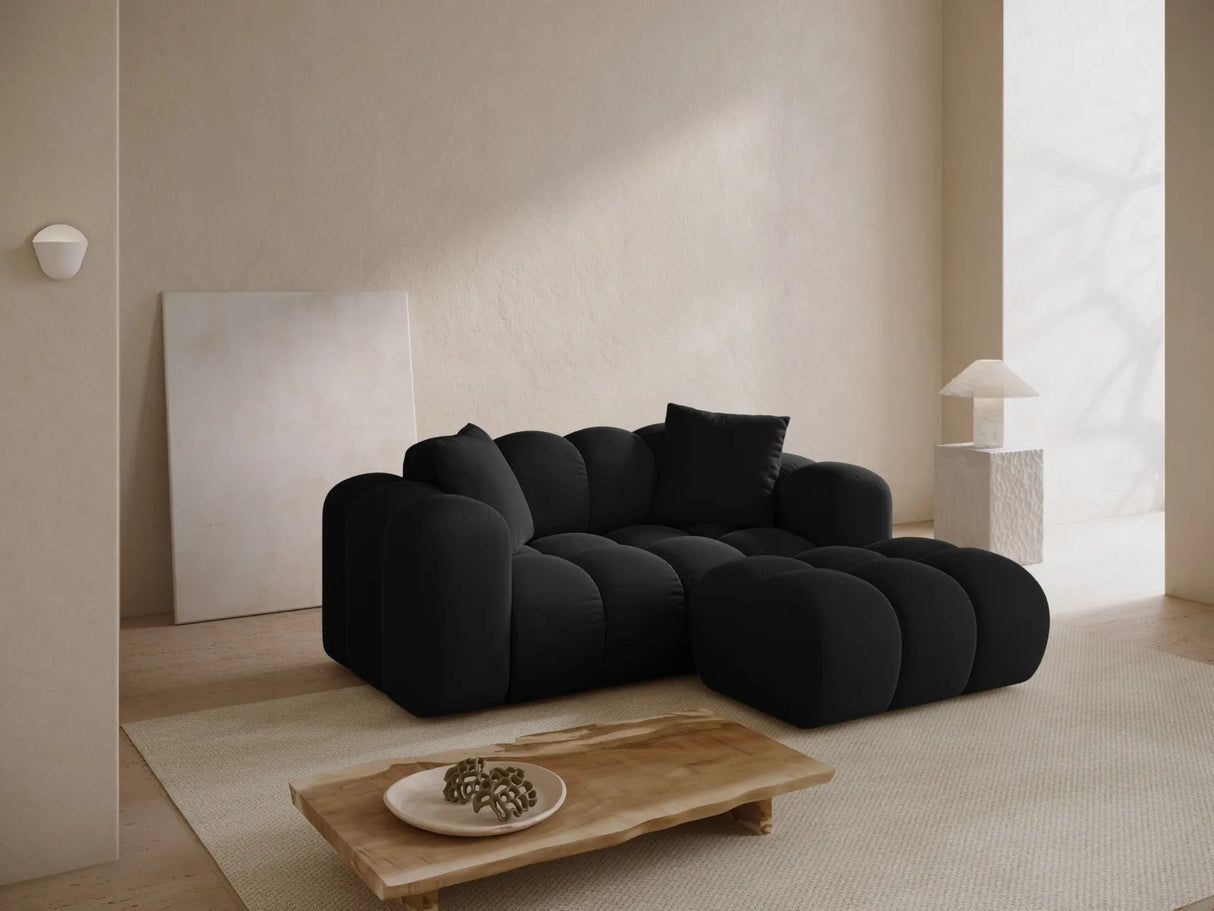 Treno Pouf aus Samt in Schwarz (Bluvel 19), 90x70x42 cm von Cosmopolitan Design – Bild 2